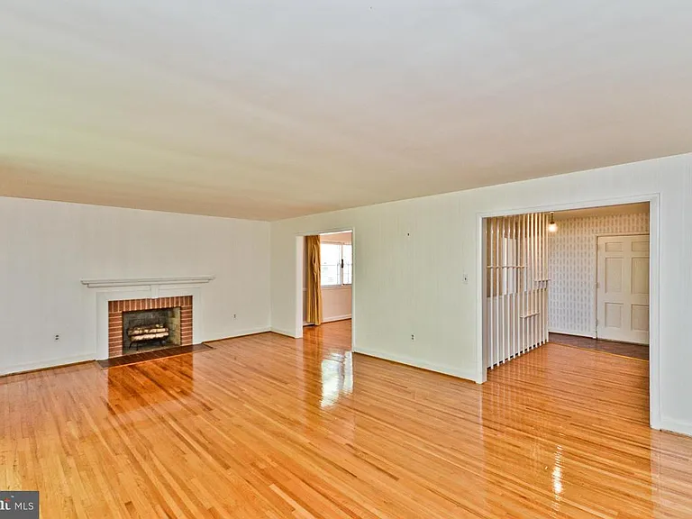 100 Mel Mara Dr — Photo 4