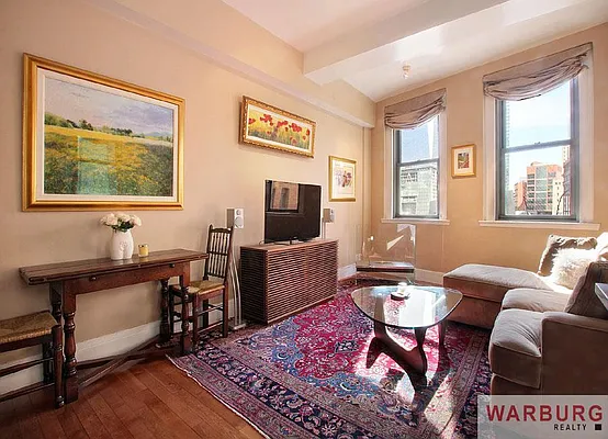 Sold by Warburg | media 12