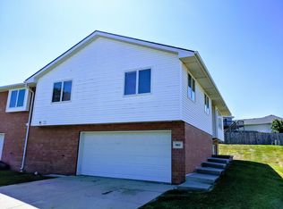 8611 Delphinium Ln, Lincoln, NE 68505