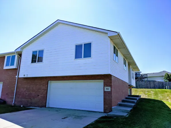 8611 Delphinium Ln, Lincoln, NE 68505