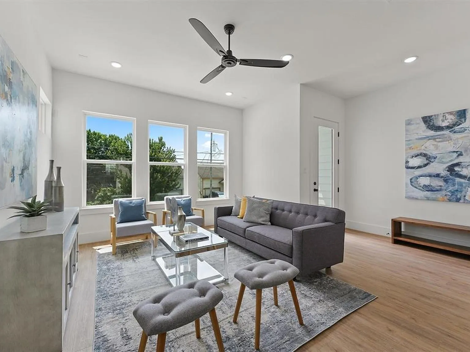 3 bed, 3.5 bath, 1740 sqft, $2,750 — Photo 4