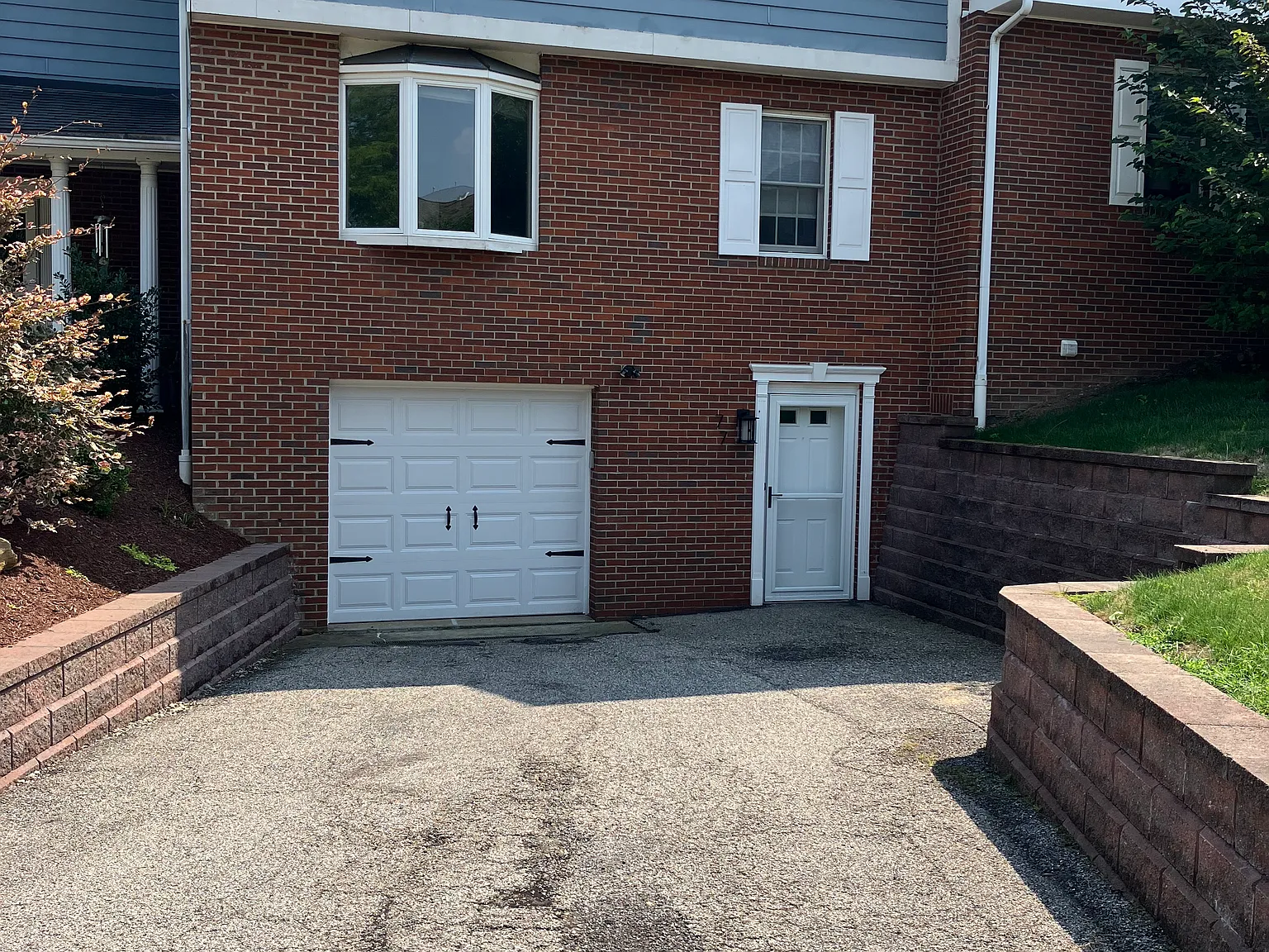 2 bed, 1.5 bath, 1200 sqft, $1,700 — Photo 1