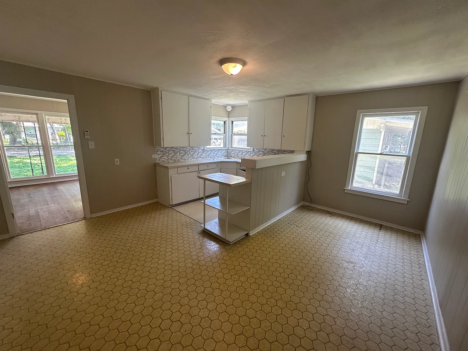 2 bed, 1.5 bath, 1156 sqft, $1,150 — Photo 4