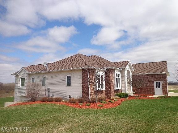 4th image of 2017 Kingston Farm Ln
