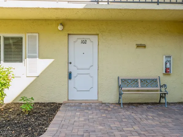 8049 Country Rd Unit 102, Fort Myers, FL 33919