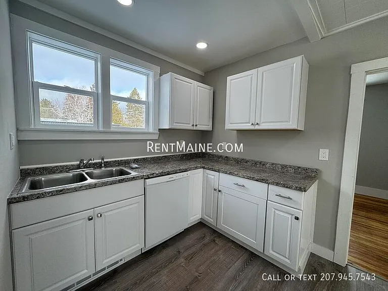 6 Woodman Ave #1 — Photo 2