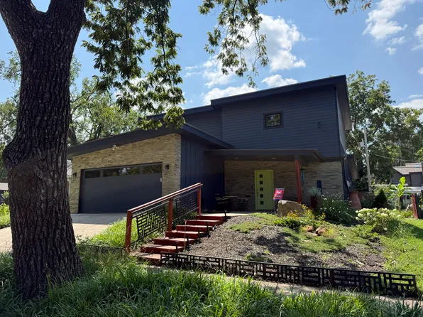 1141 Delaware St, Lawrence, KS 66044
