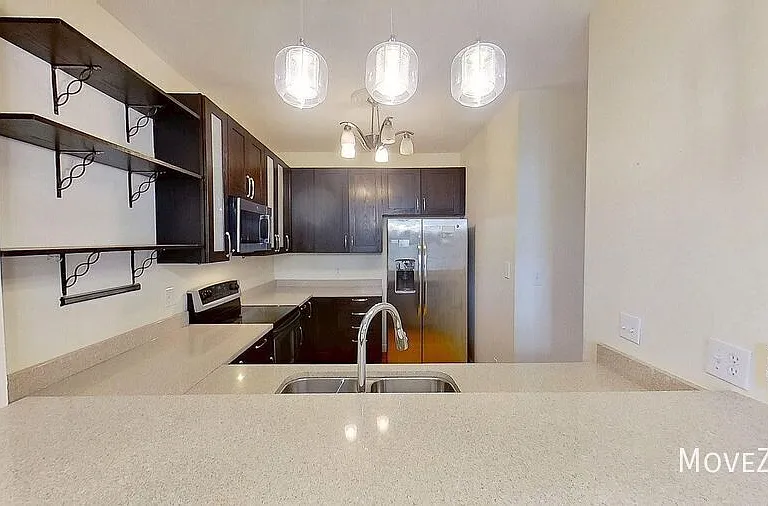 208 E Davie St — Photo 7