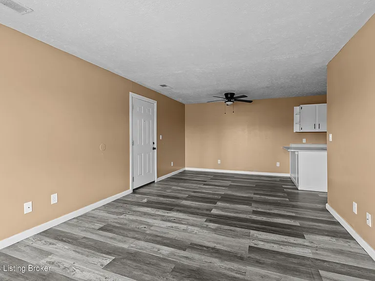 2430 McKindree Ct — Photo 8