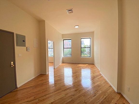 3rd image of 409 E 116th St #2B