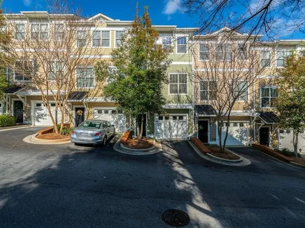 1967 Sterling Oaks Cir, Atlanta, GA 30329