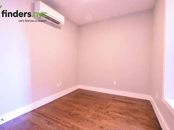 5th image of 512 Jackson Ave APT 3A