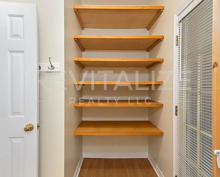 105 Ventura Cir — Photo 37