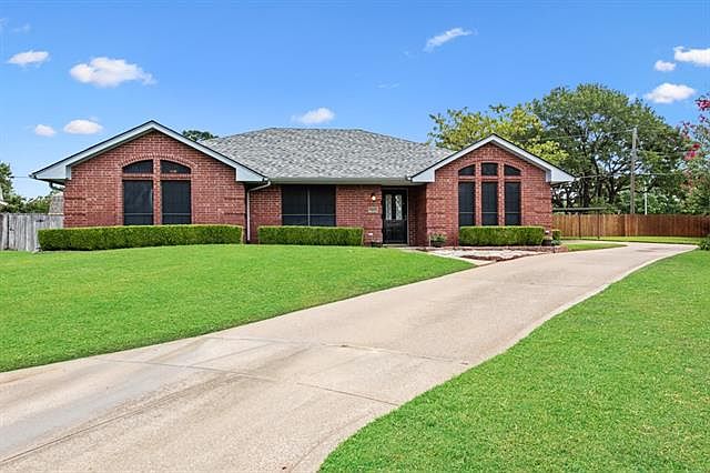 1st image of 3700 Meadowcreek Ct