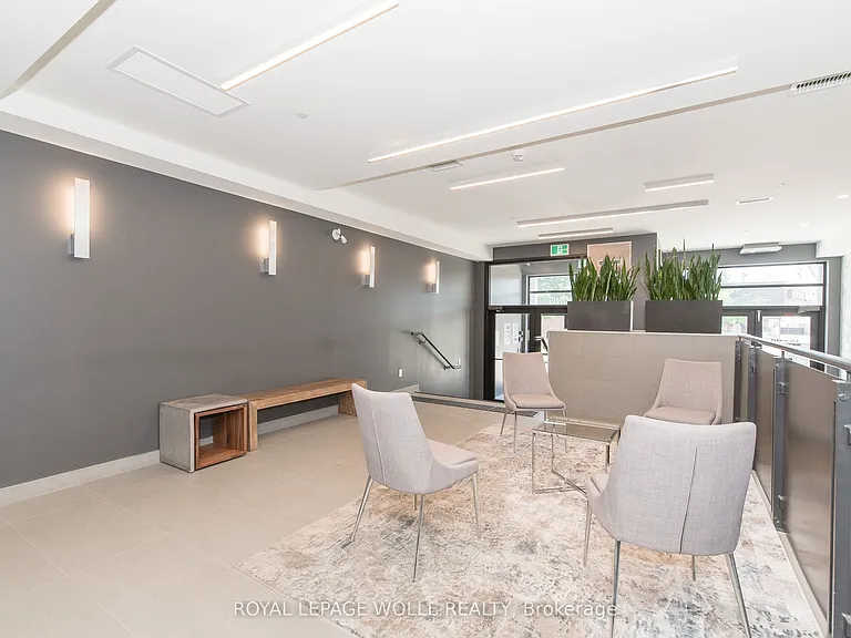 690 King St W #610 — Photo 27