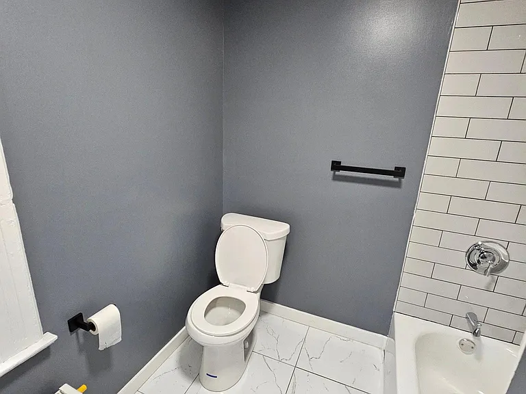 636 Lillian St — Photo 20
