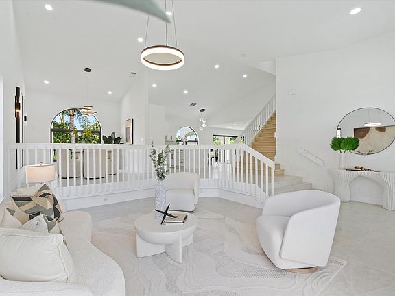 5th image of 19628 BISCAYNE BAY Drive