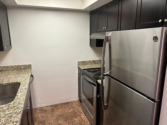 4th image of 441 3rd St S APT 11
