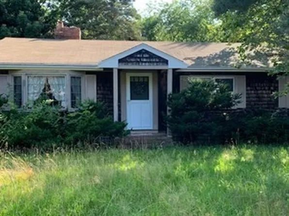 4 Gray Ave, Kingston, MA 02364