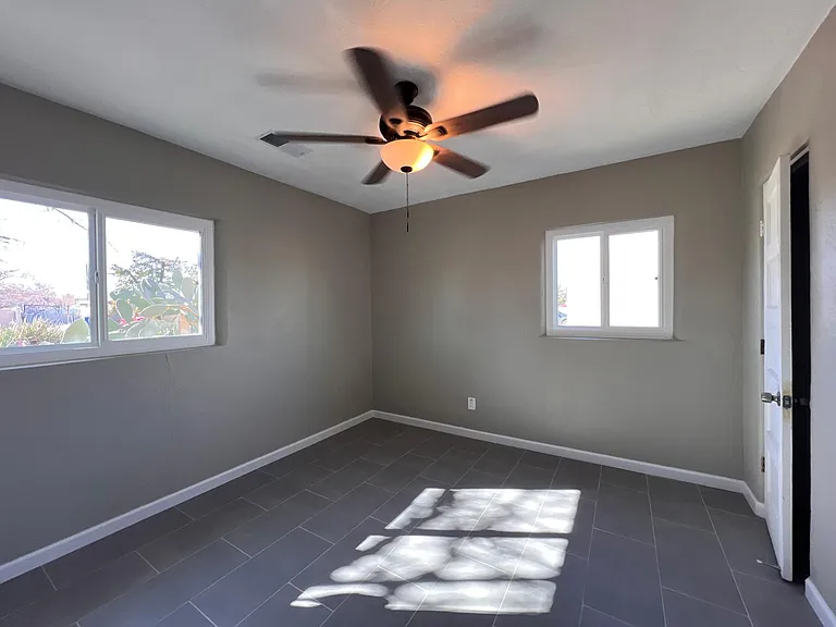 5417 Rosemont Ave NE #A — Photo 12