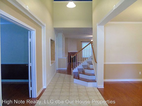 2nd image of 3920 Artesia Bnd