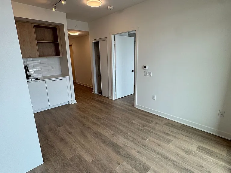 1185 Dupont St #621 — Photo 9