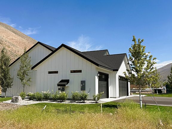 2nd image of 409 Rosewood Dr