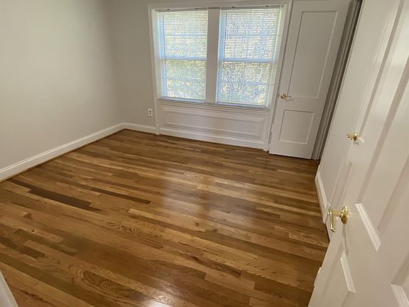 2nd image of 819 S Alfred St #3