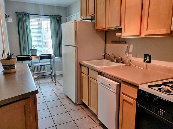 5th image of 1422 N Downing St APT 10