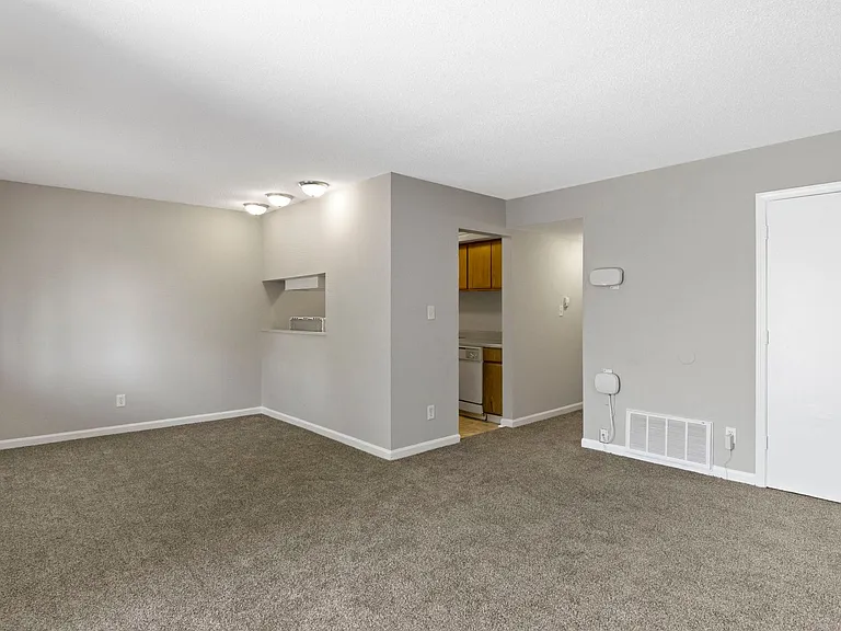 The Vineyards Apartment Homes — Photo 6