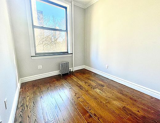4th image of 326 E 35th St APT 55