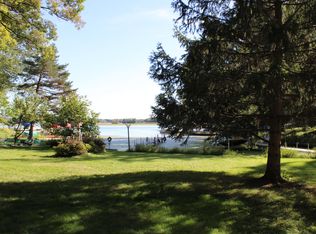 29201 White Oak Ln, Waterford, WI 53185