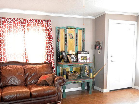 2nd image of 3009 N Peachtree Cres