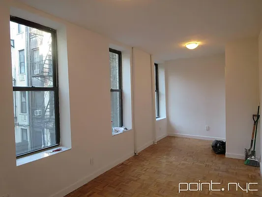 Rented by Point NYC | media 8