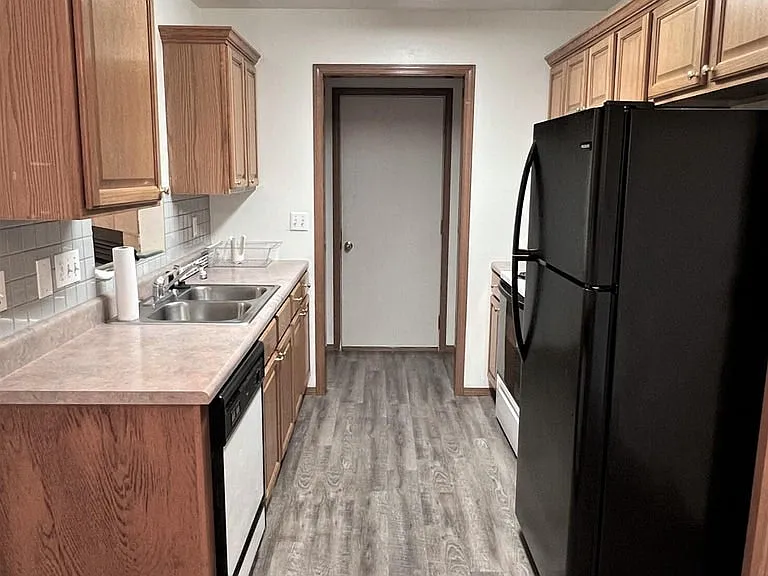 125 W Wade St — Photo 6
