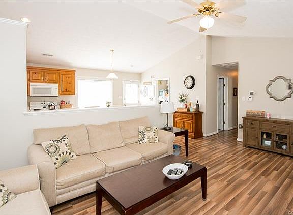 4th image of 8246 Laurel Meadows Dr