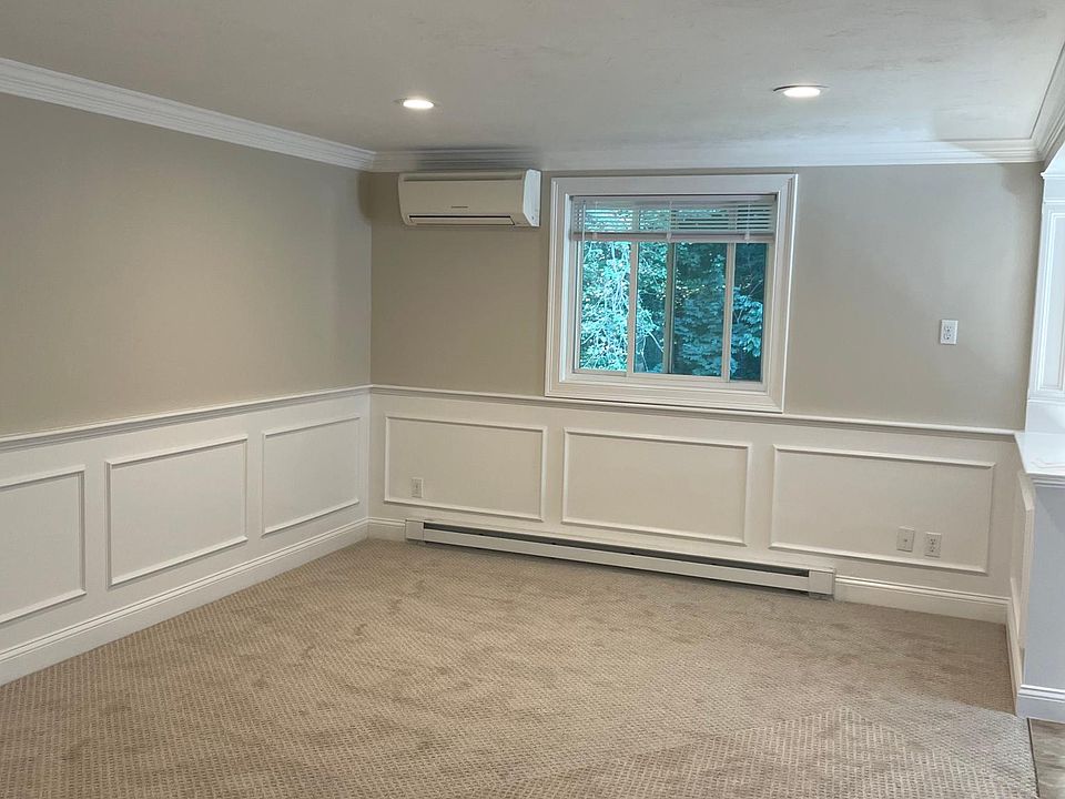 Living room area off Kitchen