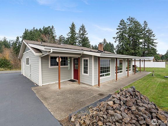 2nd image of 112 Galaxie Road