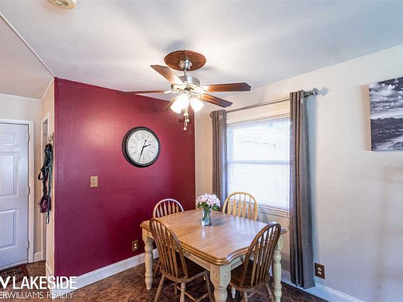 5th image of 123 Huntley Ave
