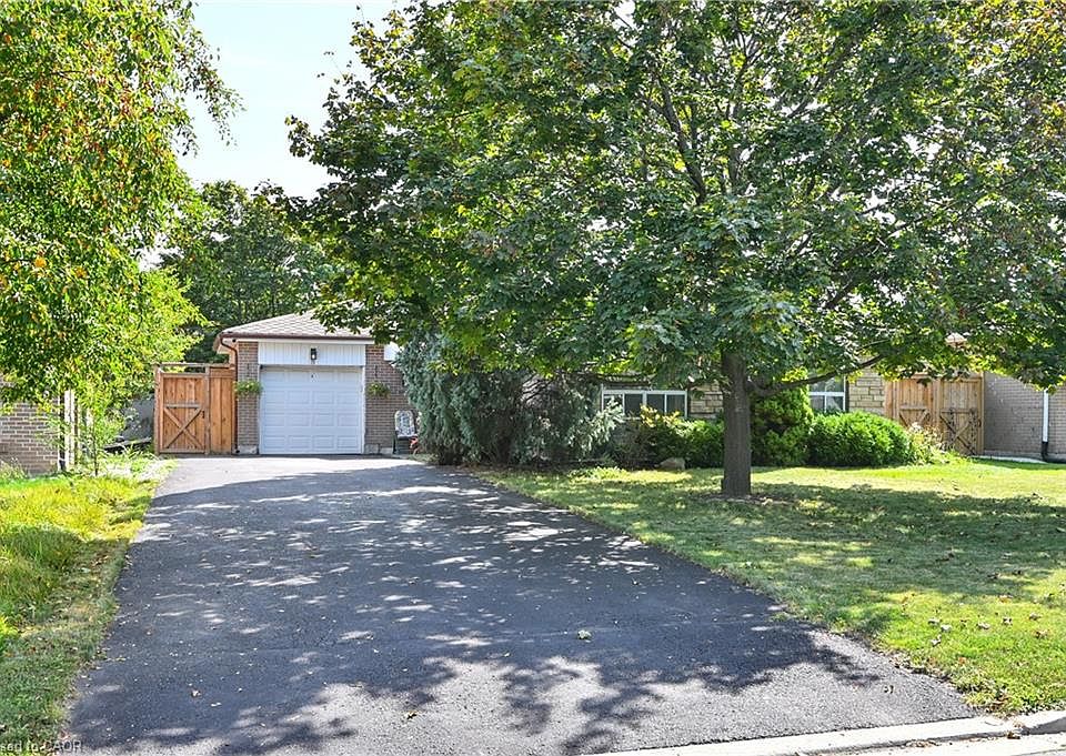 1st image of 8 Beechwood Cres