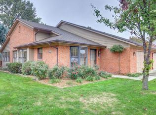 1429 Dickens Ct #1, Monticello, IL 61856