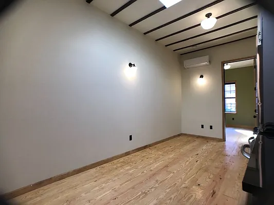 Rented by Nooklyn NYC LLC | media 24