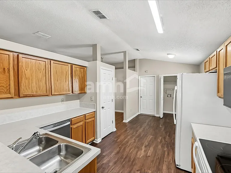 2708 Secret Harbor Dr — Photo 4