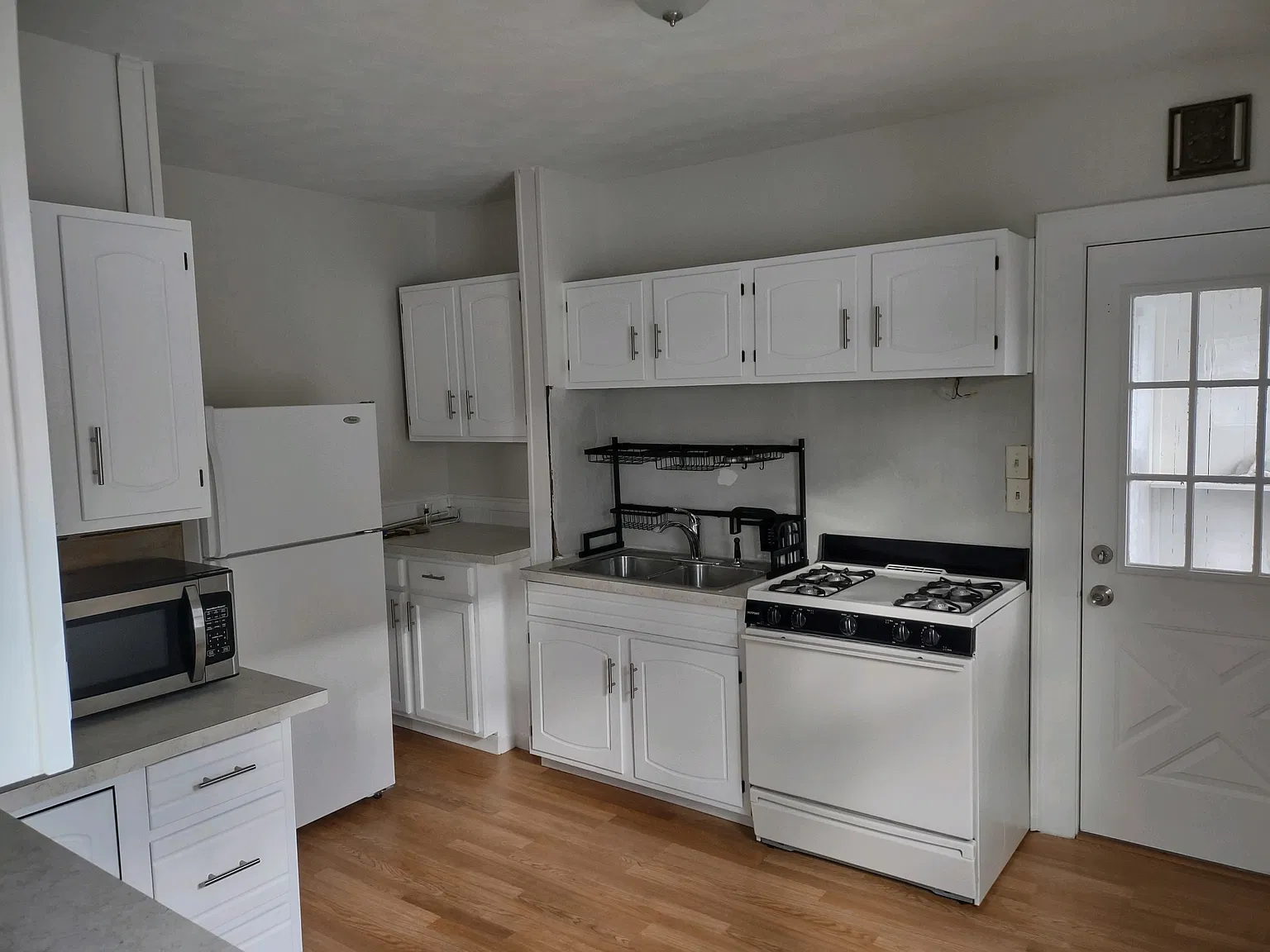 2 bed, 1120 sqft, $1,850 — Photo 2