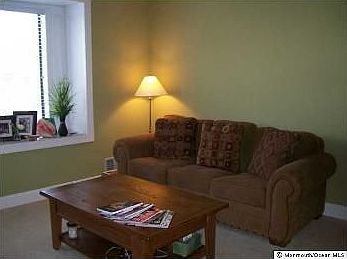 4th image of 182 Clubhouse Dr