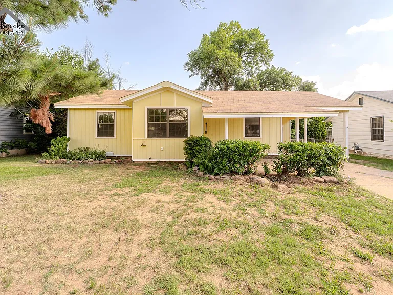 1643 Best Blvd — Photo 2