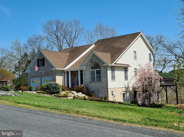 74 Manor Dr, Edinburg, VA 22824