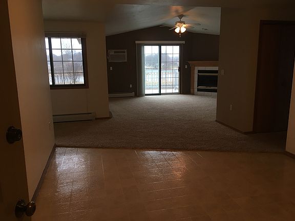 3rd image of 1641 River Bend Ter APT 12