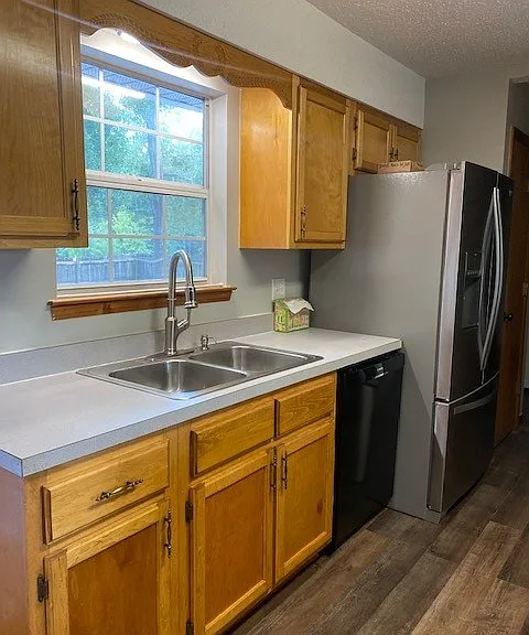 5105 Lake Dr — Photo 9