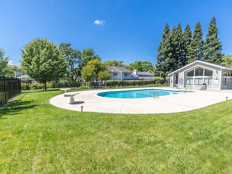 1090 Shady Creek Pl — Photo 21